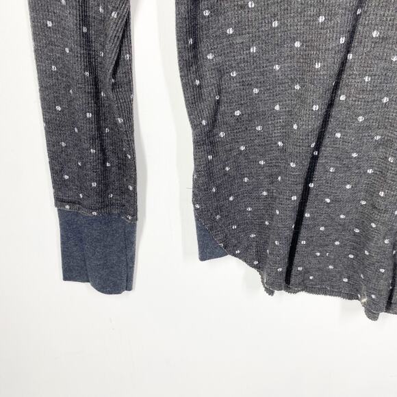 We the Free Thermal Knit Charcoal Gray White Spotted Top Womens Size Medium - Picture 4 of 9